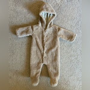 Rylee and Cru Bear Suit - worn once - side 3-6 month. Great condition.